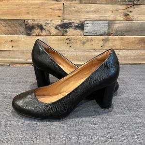 Clarks Women's Loyal Soul Pump Size 12